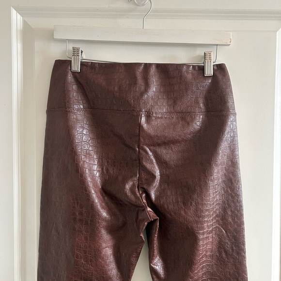 7 For All Mankind Crocodile Embossed Faux Leather Paneled Brown Leggings Size M - Picture 3 of 7